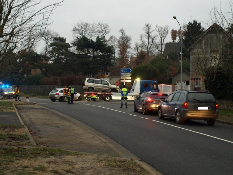 Accident de la circulation impliquant la vitesse excessive favorisée par le « plan de circulation » ? On attend un mort pour agir Mr le maire ?