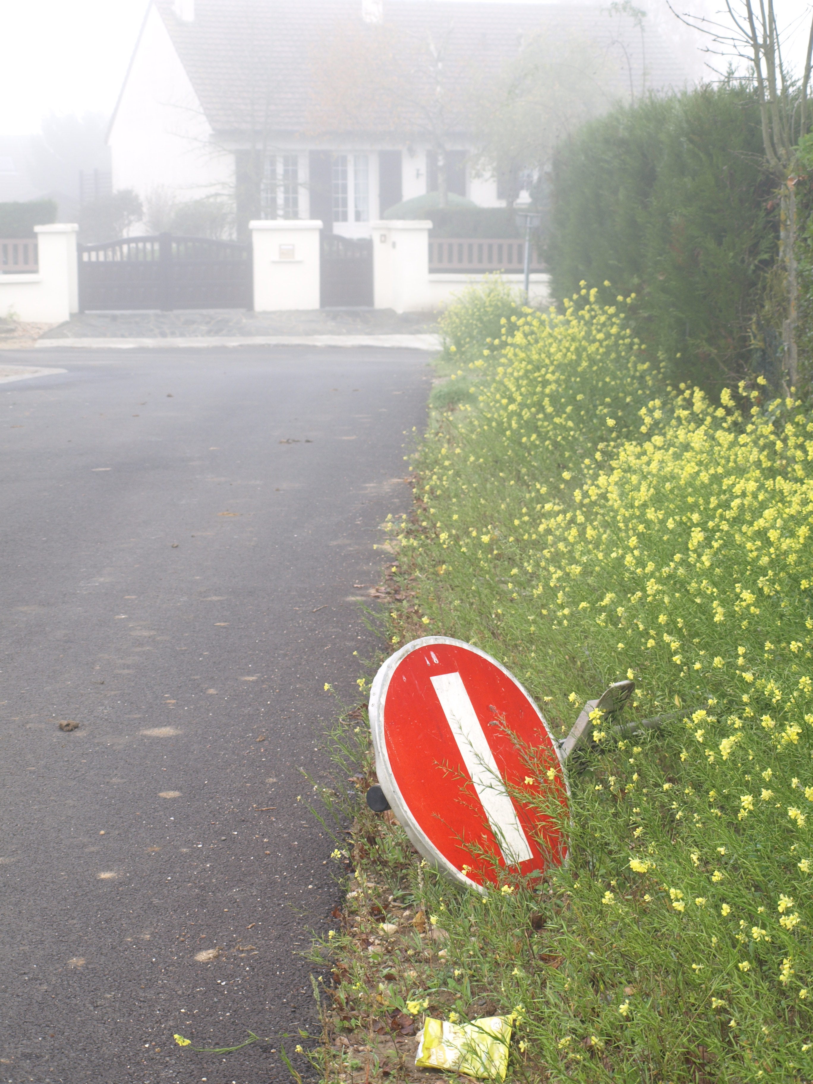 Un sens interdit vous embête ? et si vous enleviez le panneau ! le cas de la rue de la Fosse aux Chevaux