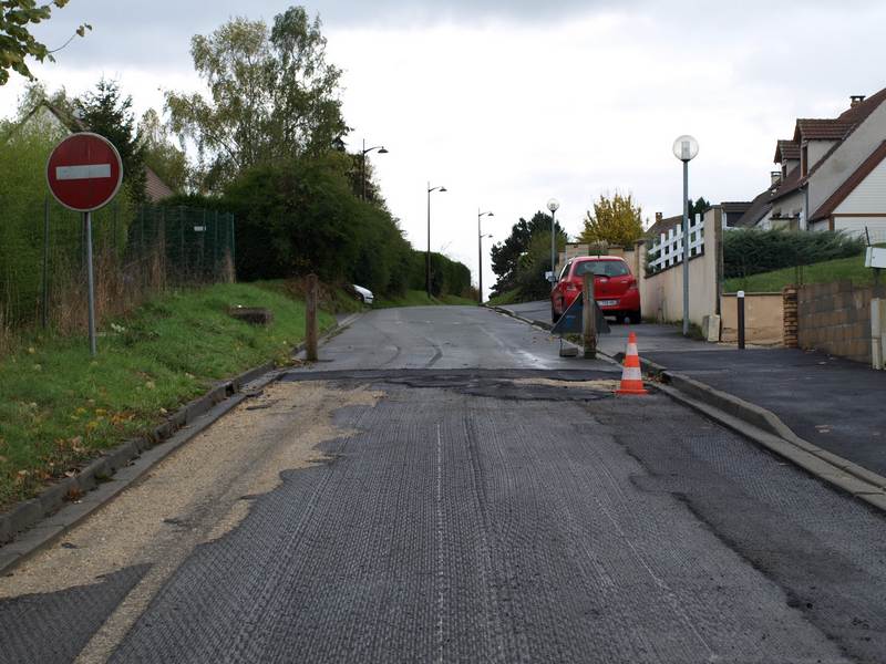 Rue du Dr Remond: fermée pour les pompiers et le bien être des arnolphiens… ouverte pour les travaux