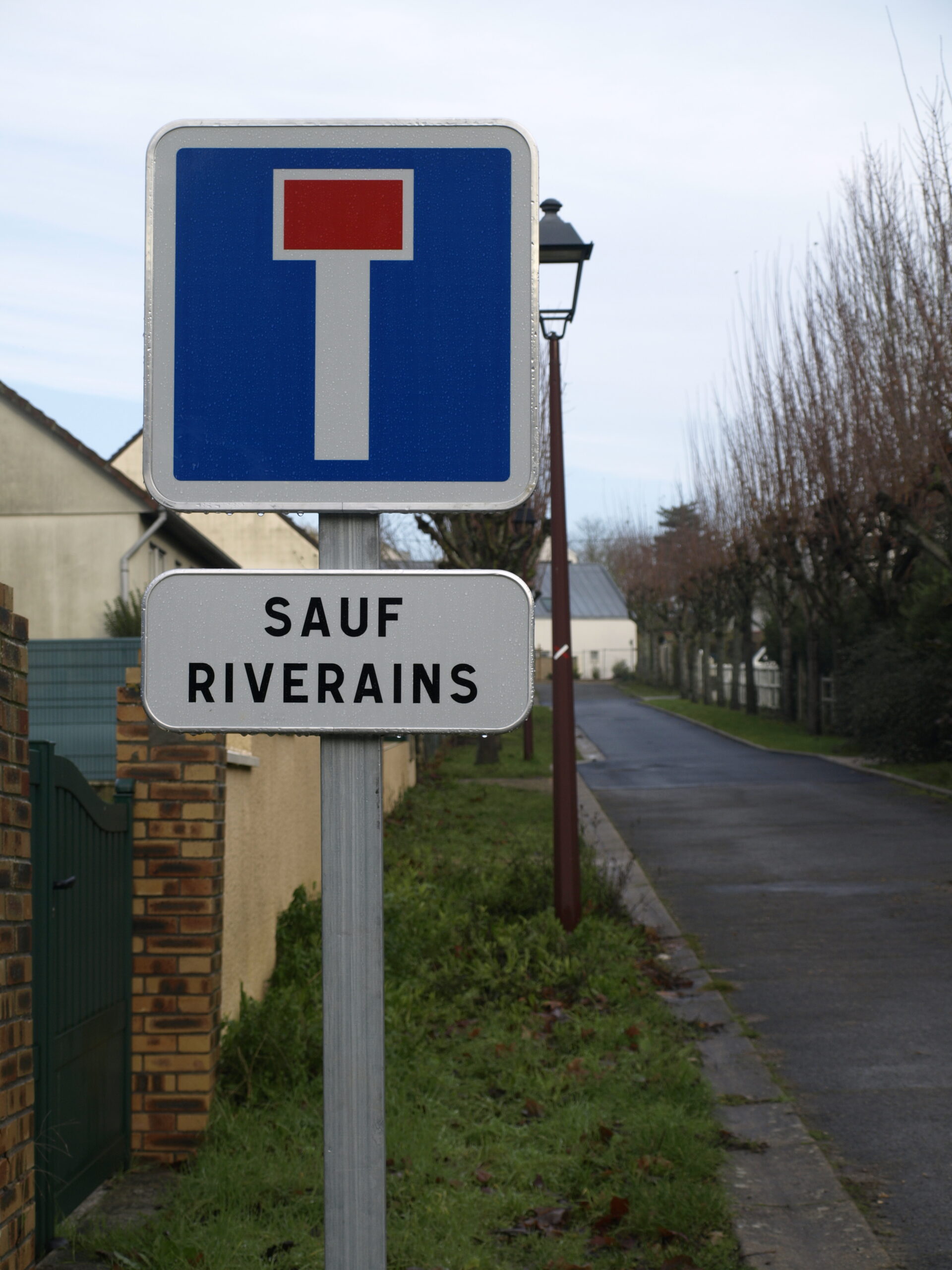 Allée du Moulin: quand un(e) élu(e) p(i)aneaute sur les gammes de l’absurdité et de l’incompétence